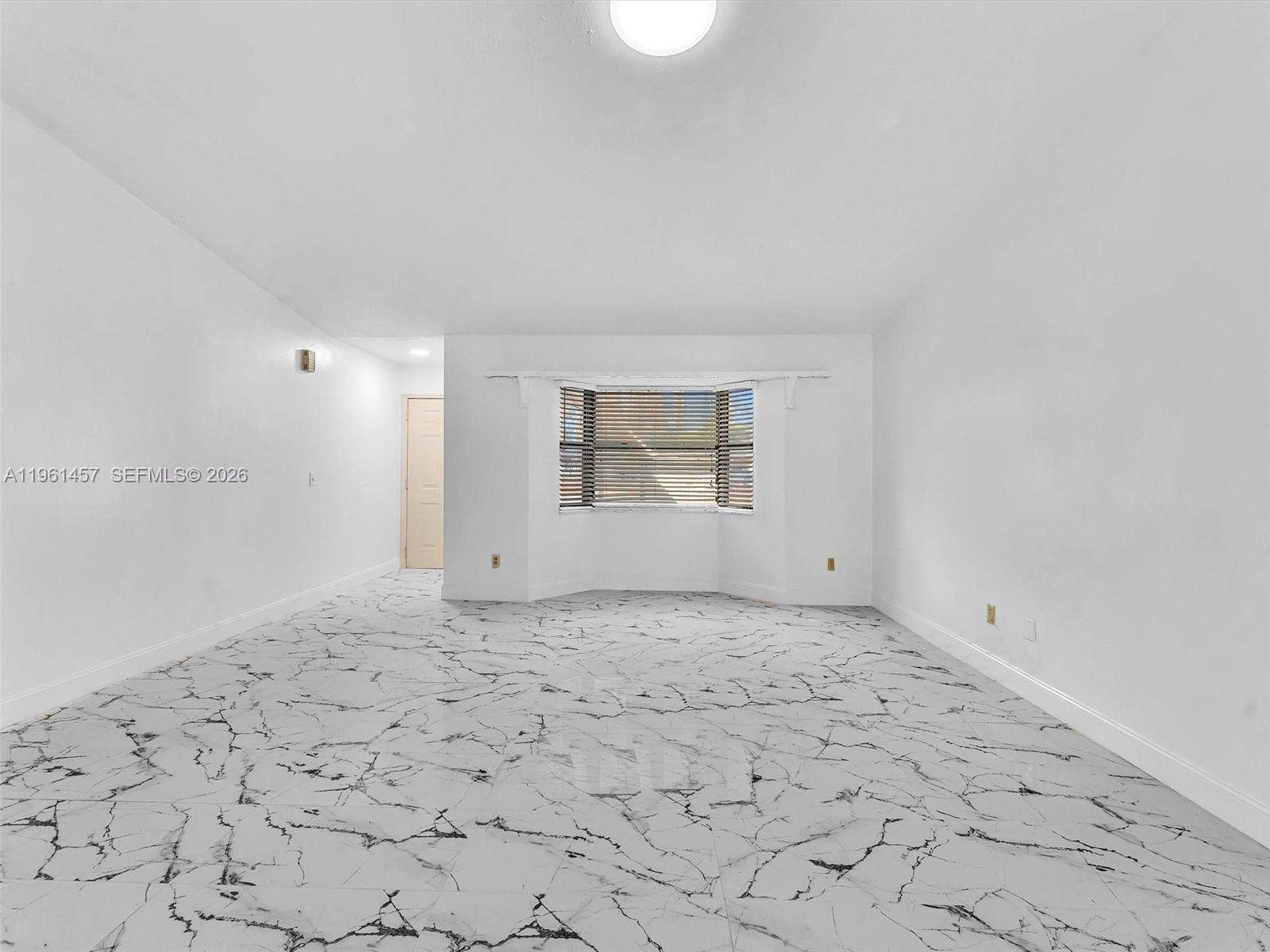 Ver detalles 1819 2 / 2 1174 sq. ft. $ 2026-04-08 0 foto