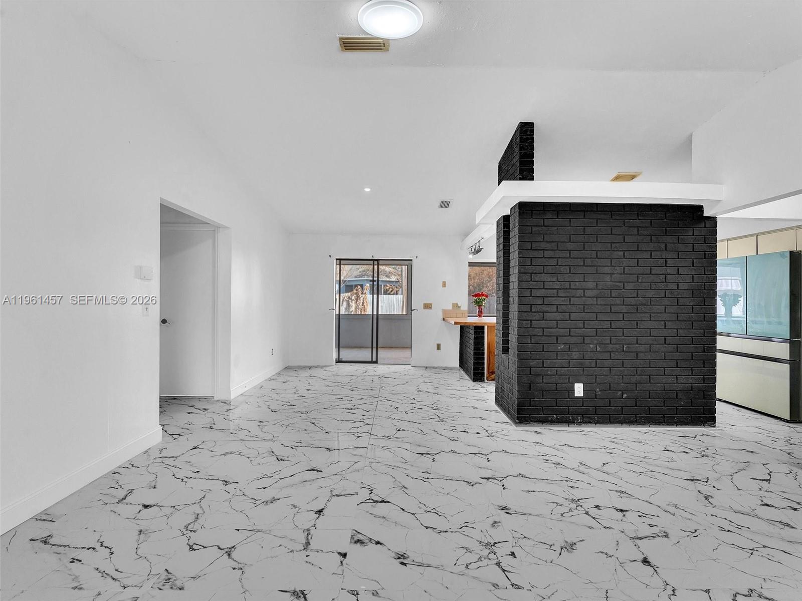 Ver detalles 1819 2 / 2 1174 sq. ft. $ 2026-04-08 0 foto