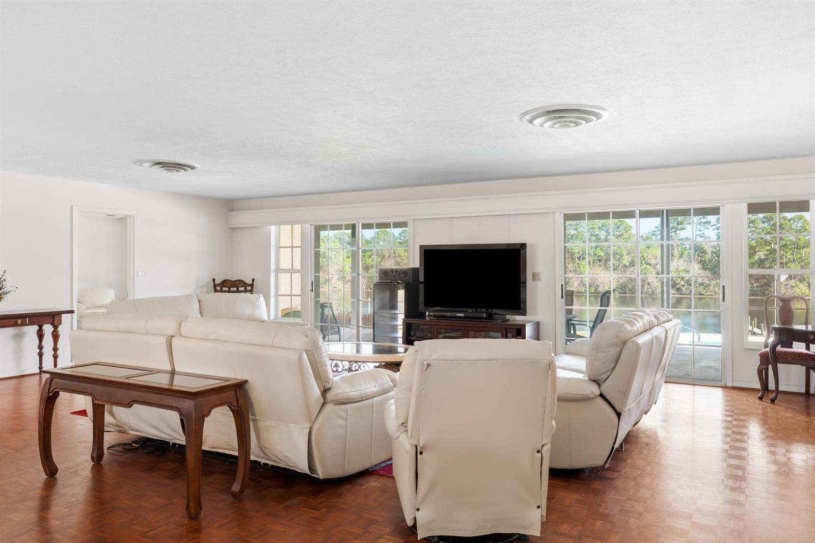   / 0  sq. ft. $ 2026-05-20 0 foto