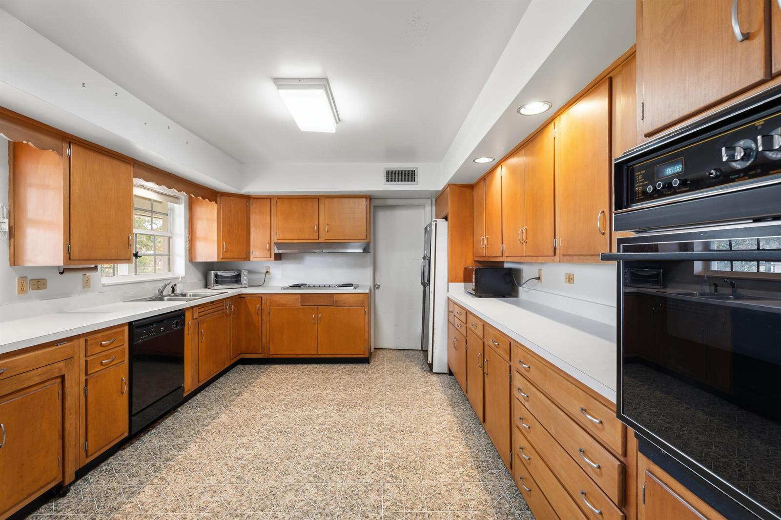   / 0  sq. ft. $ 2026-05-20 0 foto