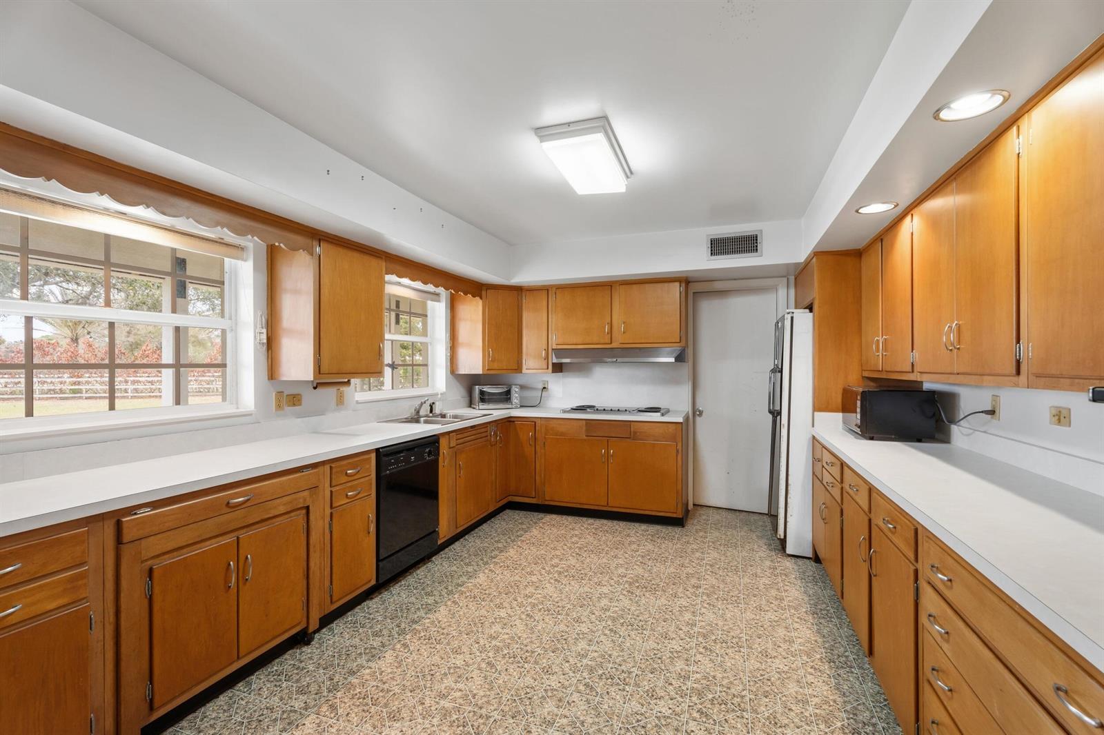   / 0  sq. ft. $ 2026-05-20 0 foto