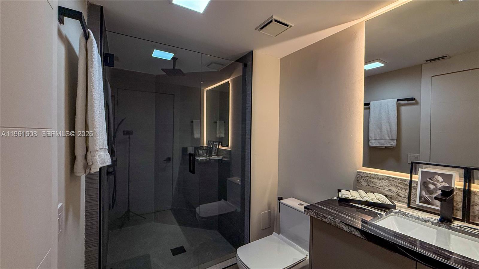 2404 3 / 3 2560 sq. ft. $ 2026-02-09 0 Photo