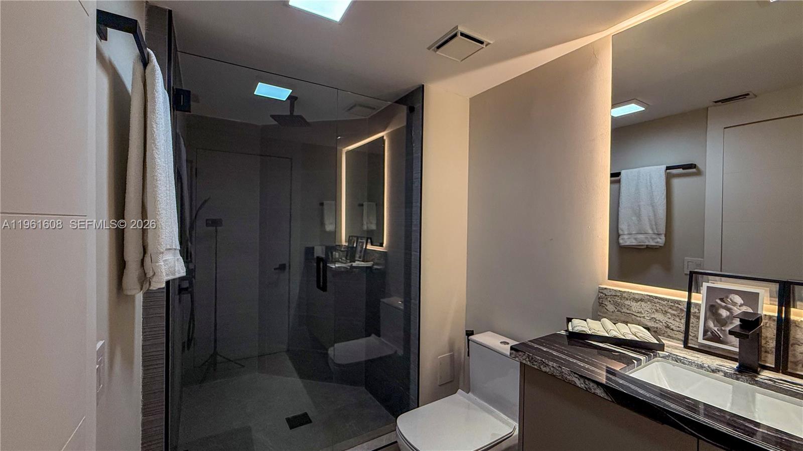 2404 3 / 3 2560 sq. ft. $ 2026-02-09 0 Photo