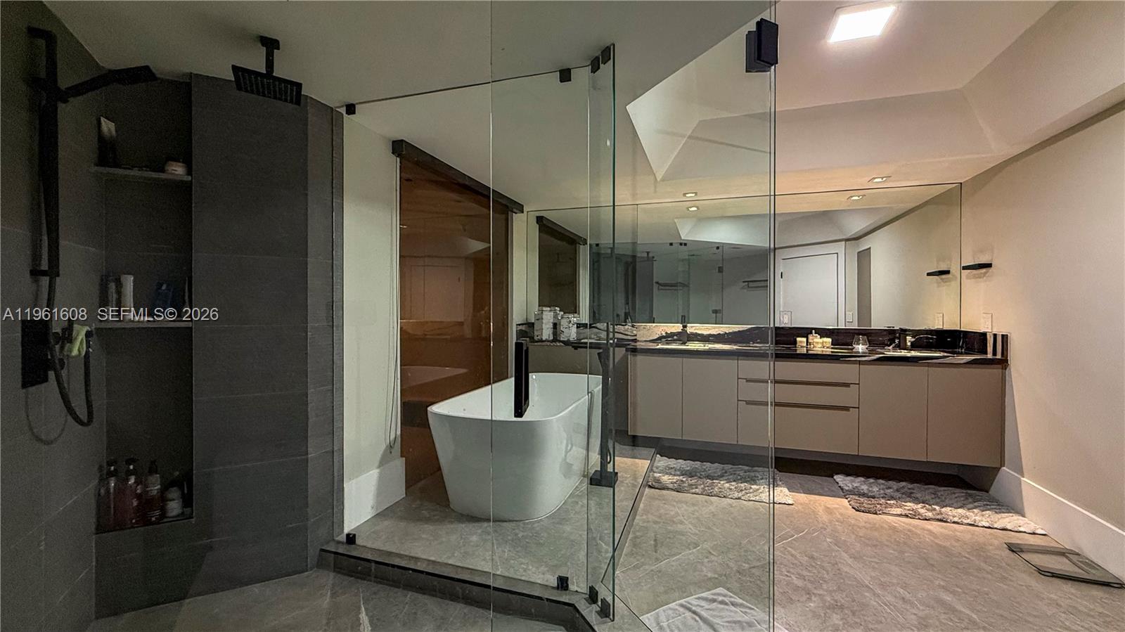 2404 3 / 3 2560 sq. ft. $ 2026-02-09 0 Photo