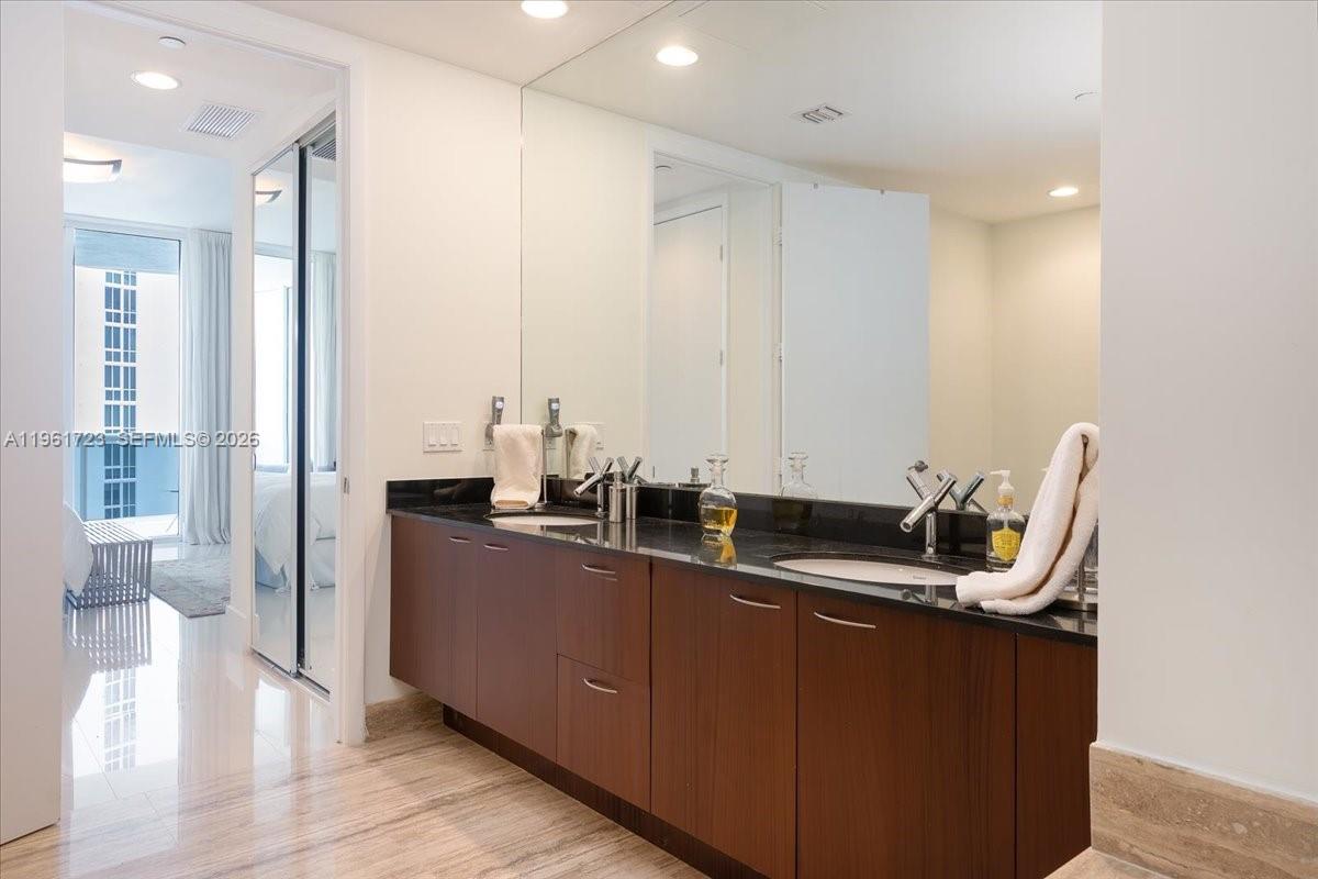 1502 3 / 4 1974 sq. ft. $ 2026-02-09 0 Photo