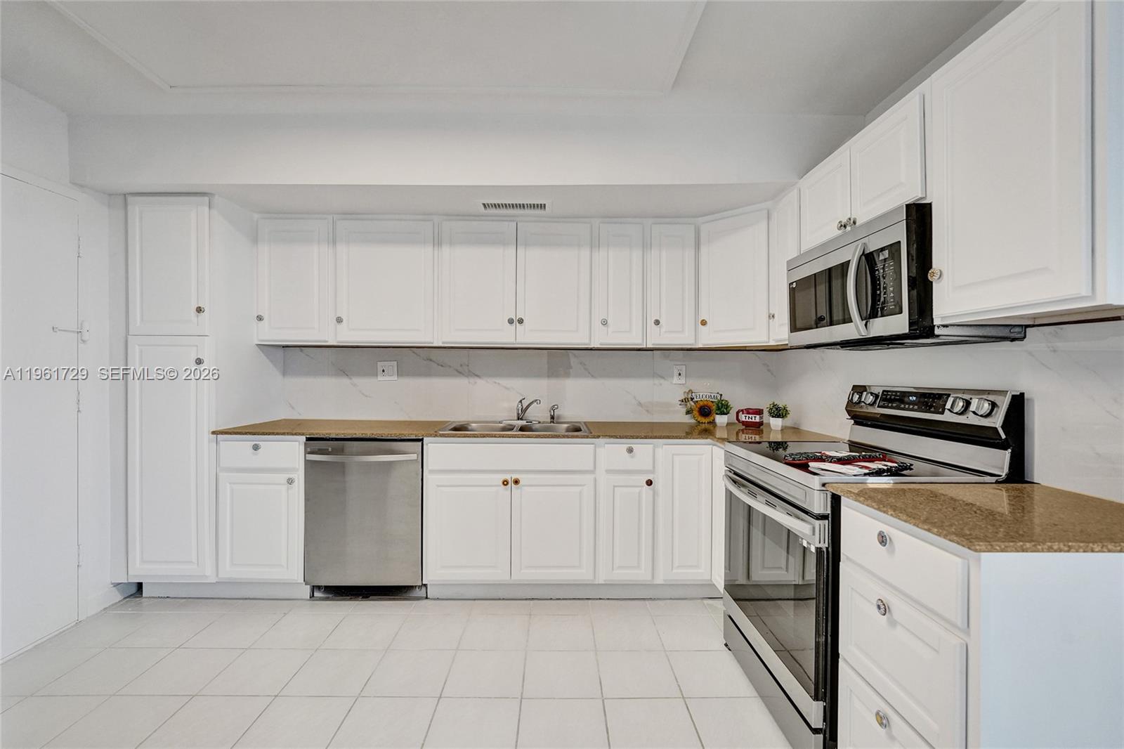 Photo of 1600 Ocean Dr  #16B, Hollywood, Florida, 33019 - 