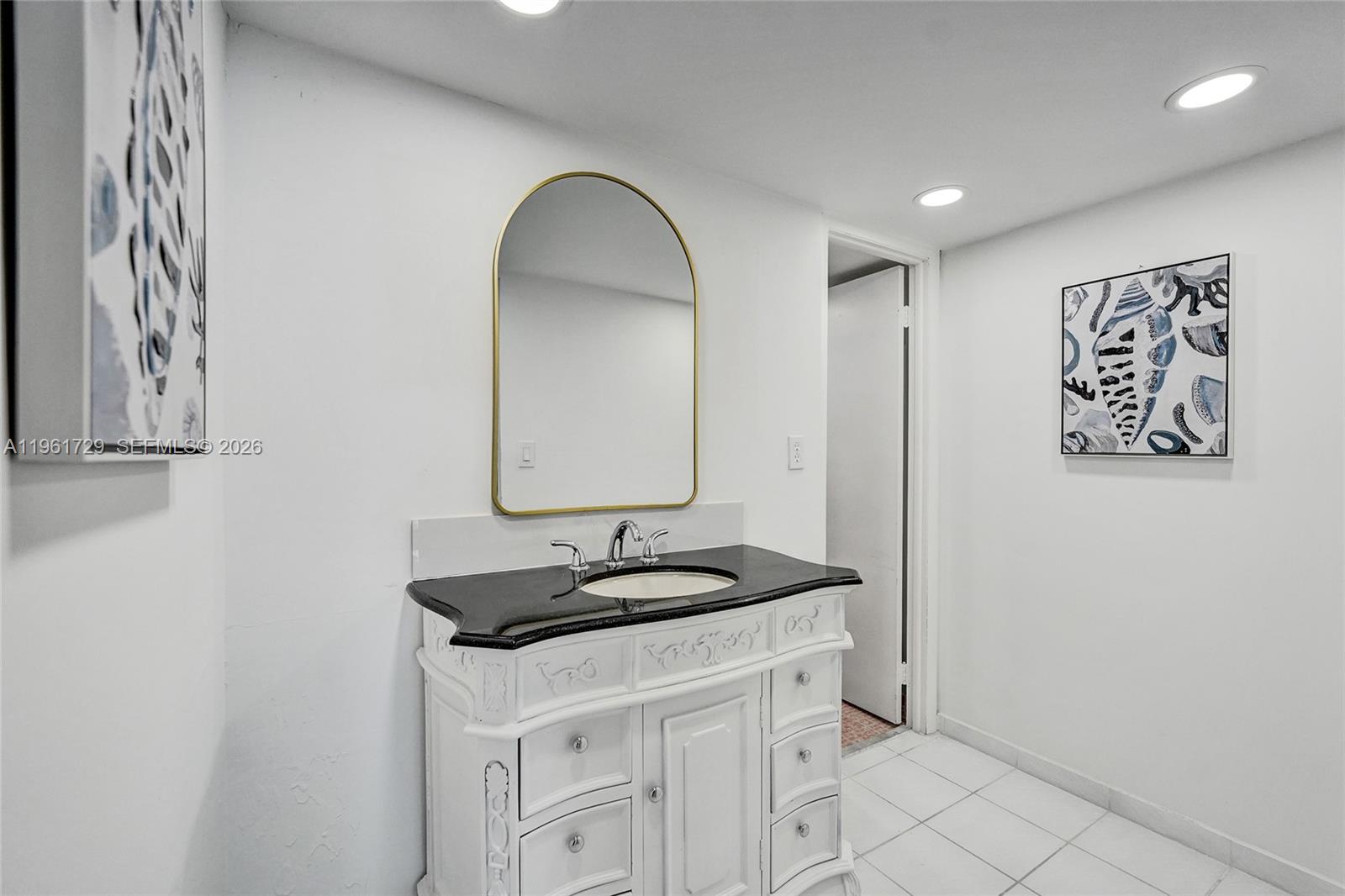 Photo of 1600 Ocean Dr  #16B, Hollywood, Florida, 33019 - 