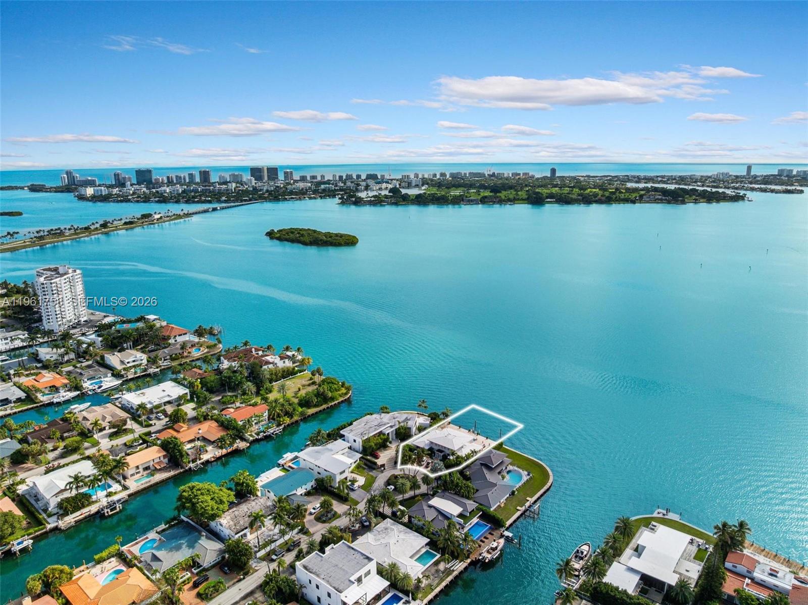   /   кв.футов $ 2026-02-09 0 Фото