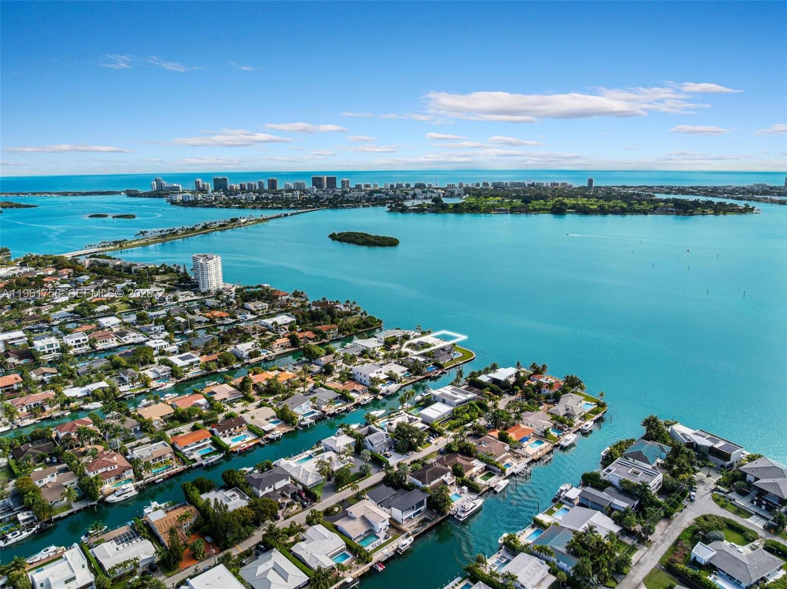   /   кв.футов $ 2026-02-09 0 Фото