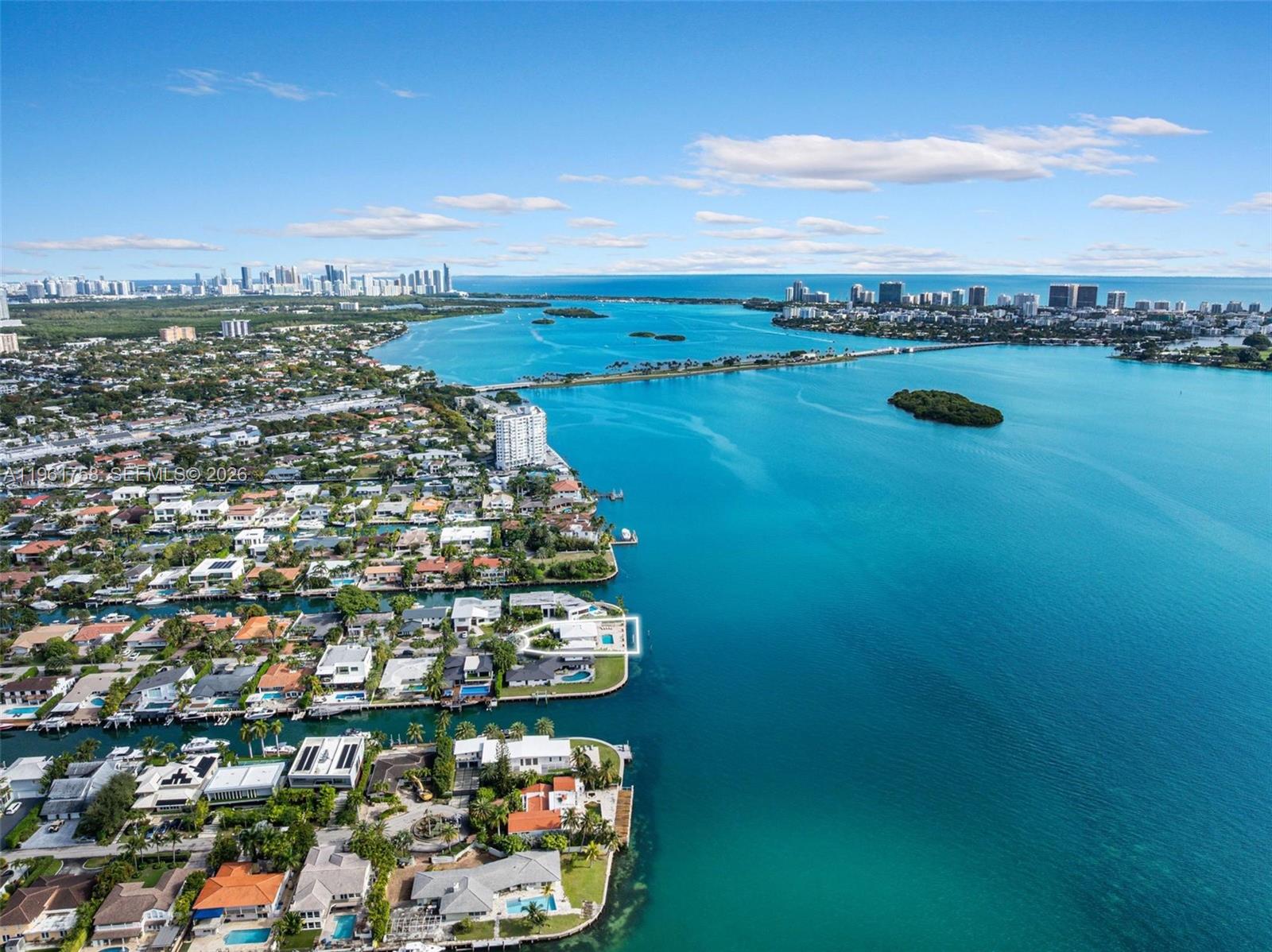   /   кв.футов $ 2026-02-09 0 Фото