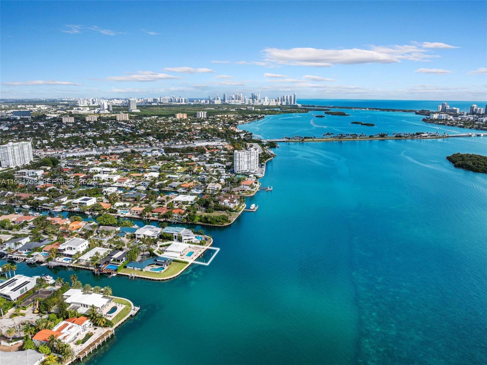   /   кв.футов $ 2026-02-09 0 Фото