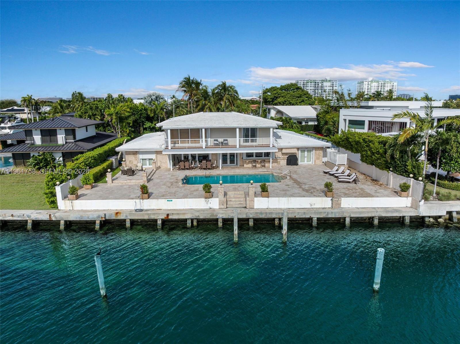   /   кв.футов $ 2026-02-09 0 Фото