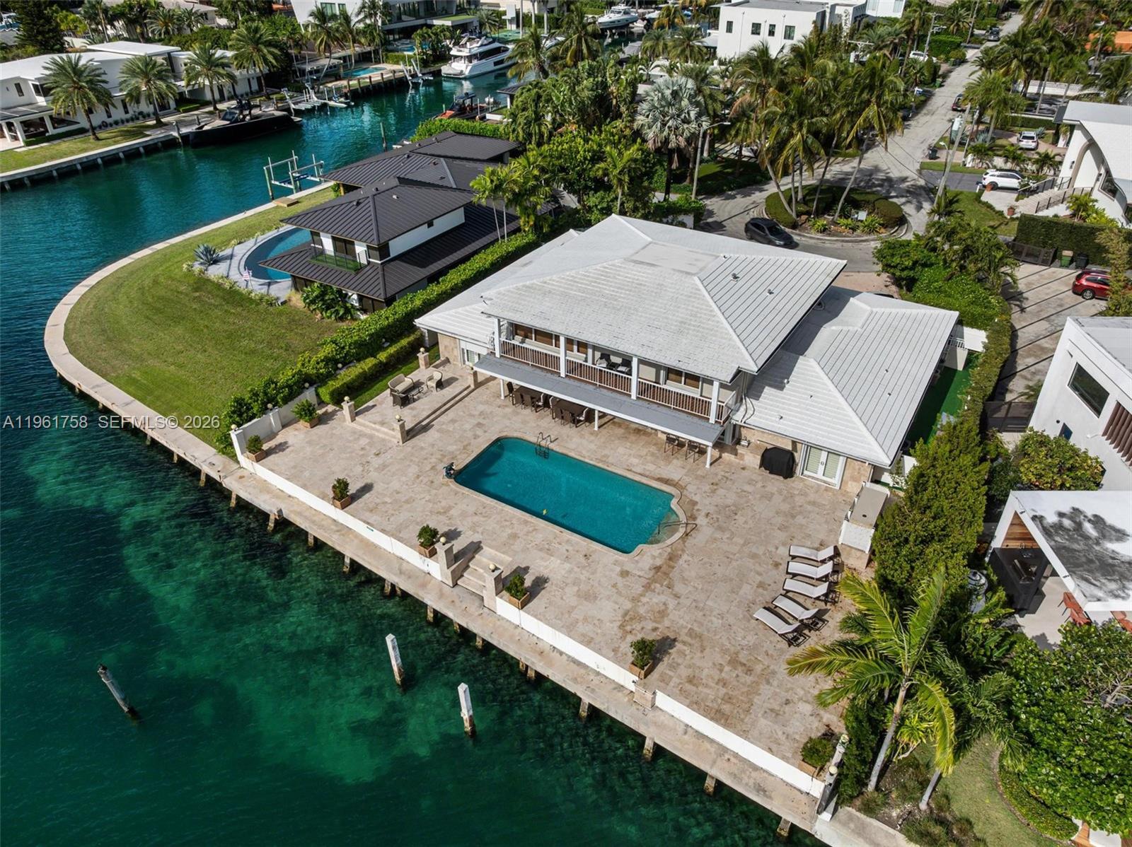   /   кв.футов $ 2026-02-09 0 Фото