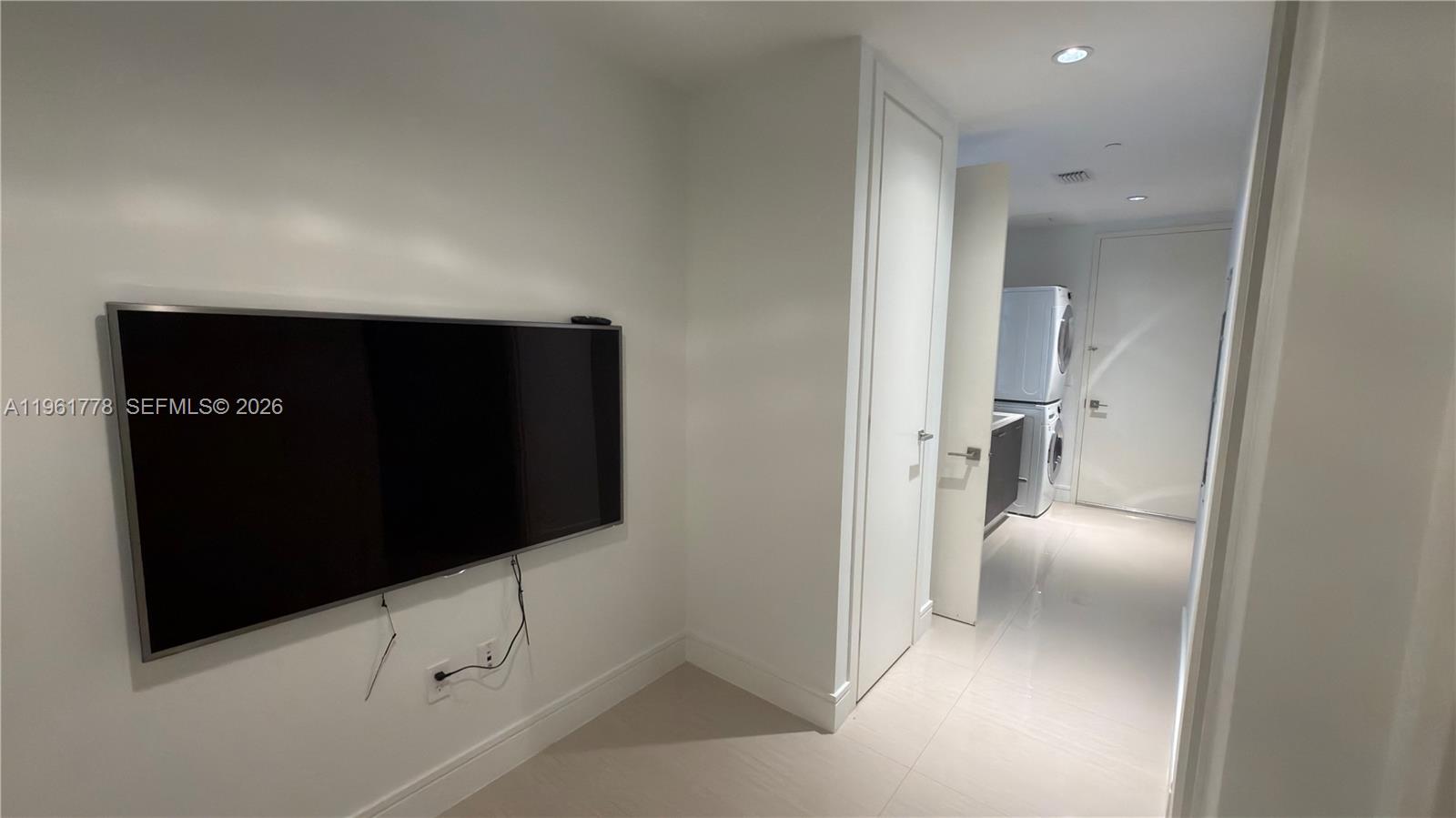 Photo of 3250 188th St  #204, Aventura, Florida, 33180 - 