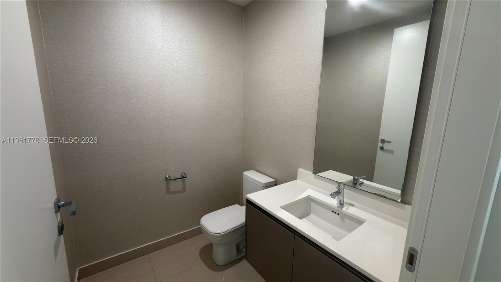 Photo of 3250 188th St  #204, Aventura, Florida, 33180 - 