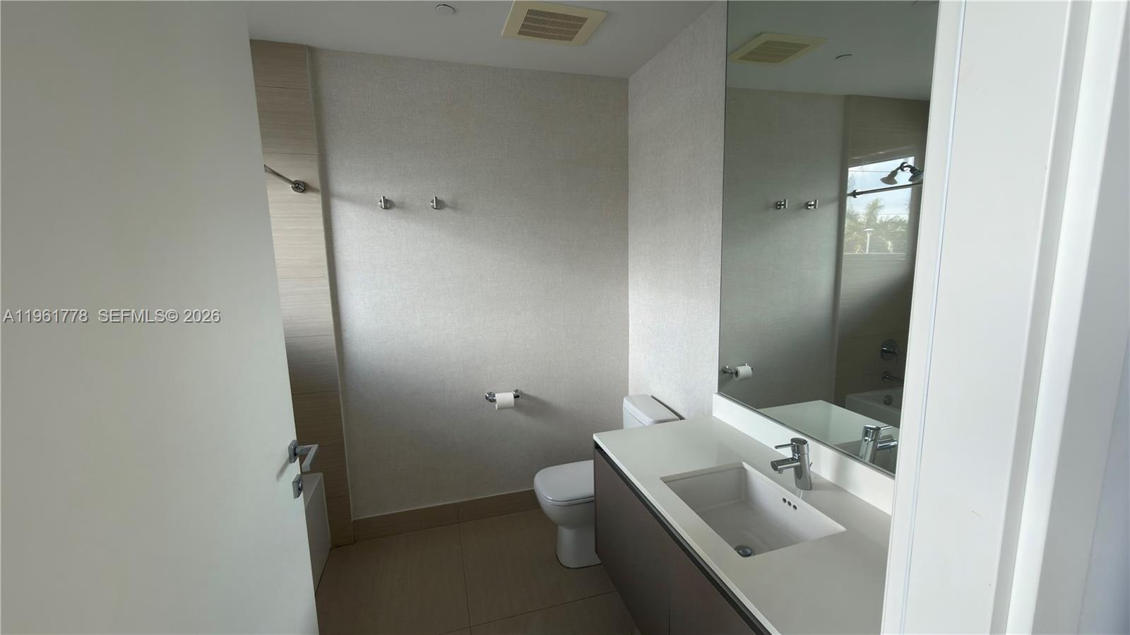 Photo of 3250 188th St  #204, Aventura, Florida, 33180 - 