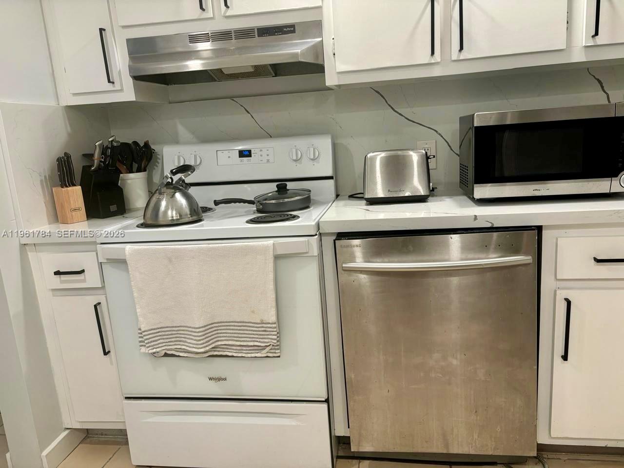 1423 1 / 2 991 sq. ft. $ 2026-02-09 0 foto