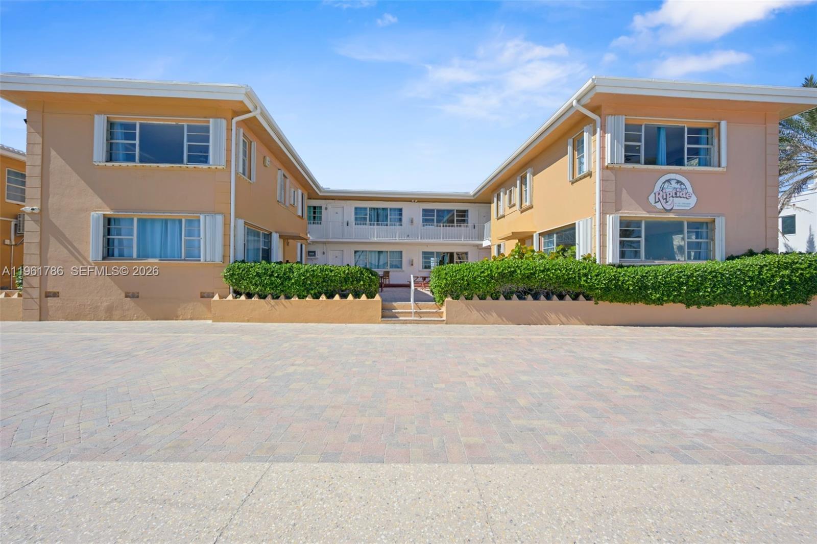   /   кв.футов $ 2026-02-09 0 Фото