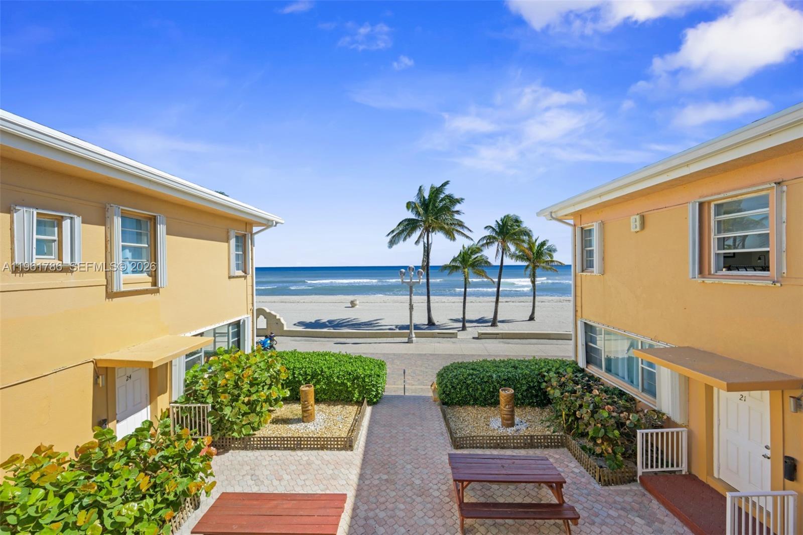   /   кв.футов $ 2026-02-09 0 Фото