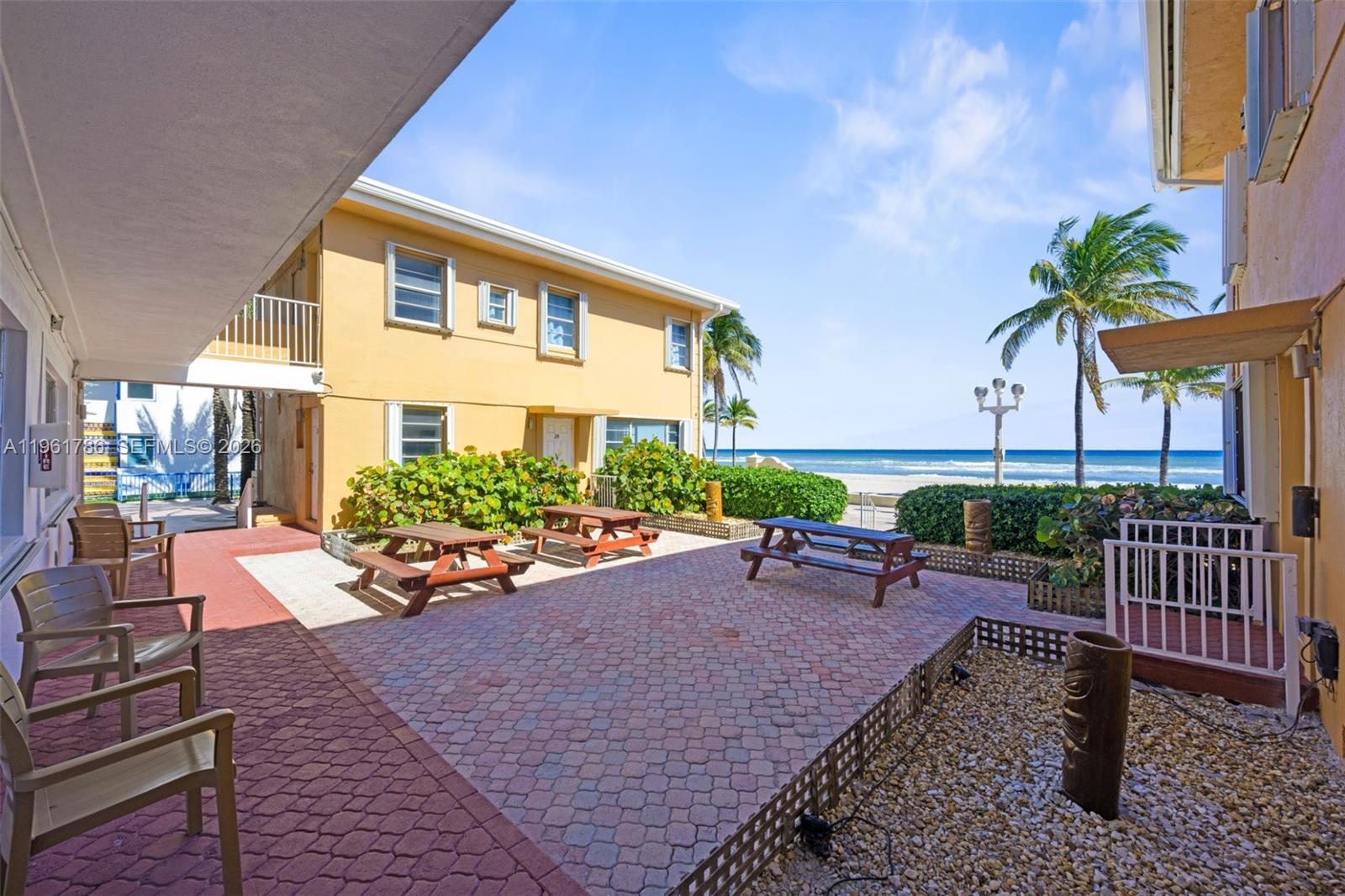   /   кв.футов $ 2026-02-09 0 Фото