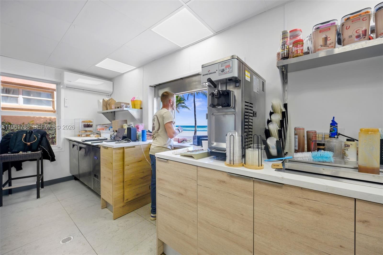   /   кв.футов $ 2026-02-09 0 Фото