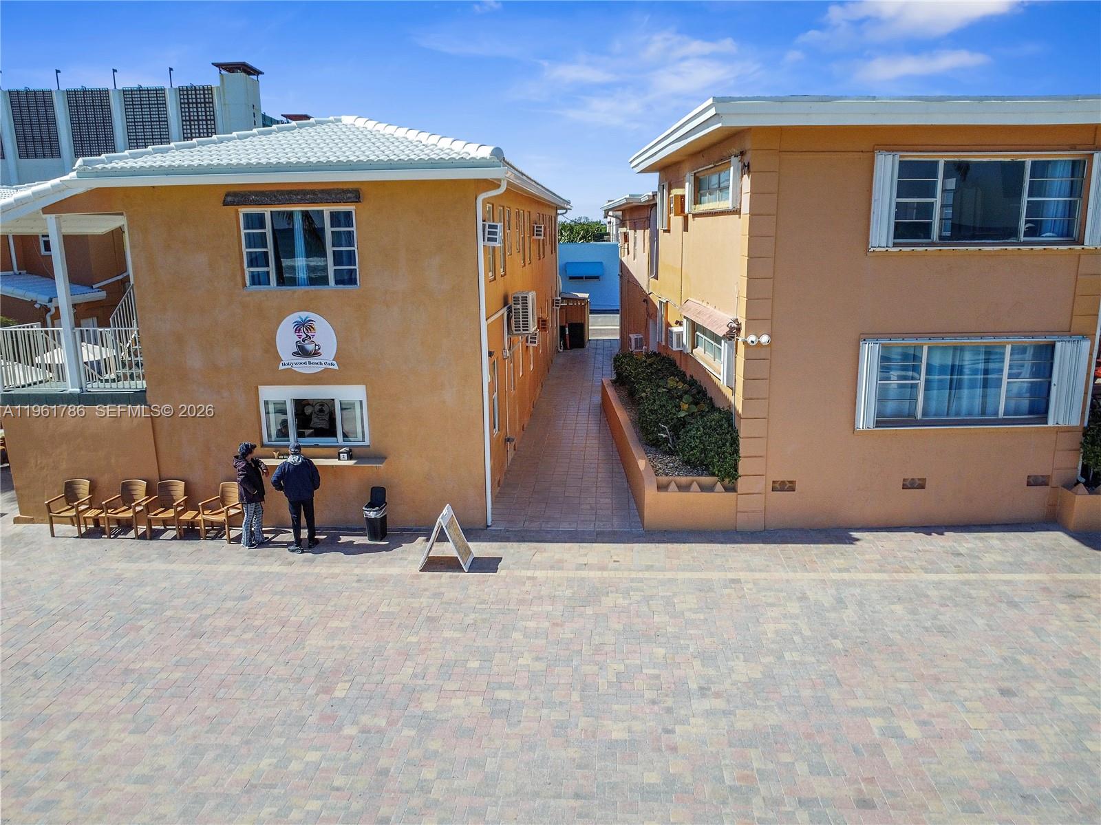   /   кв.футов $ 2026-02-09 0 Фото