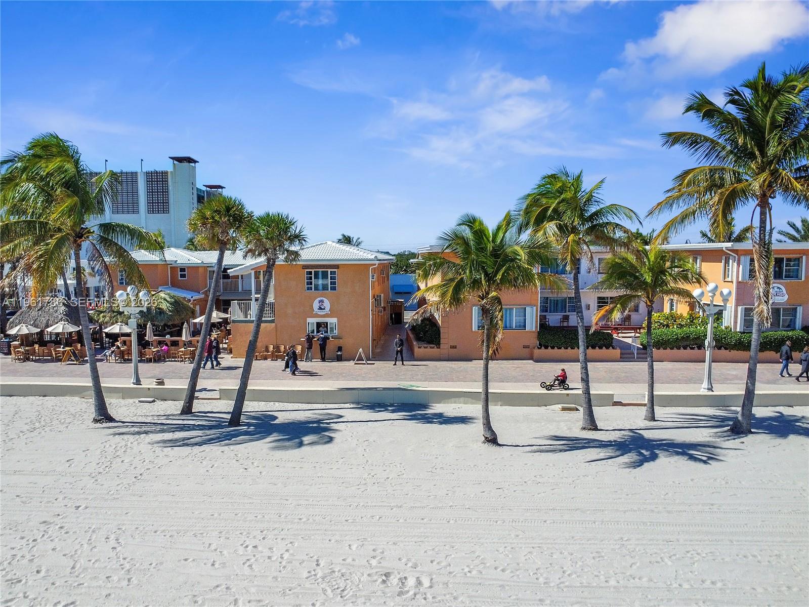   /   кв.футов $ 2026-02-09 0 Фото