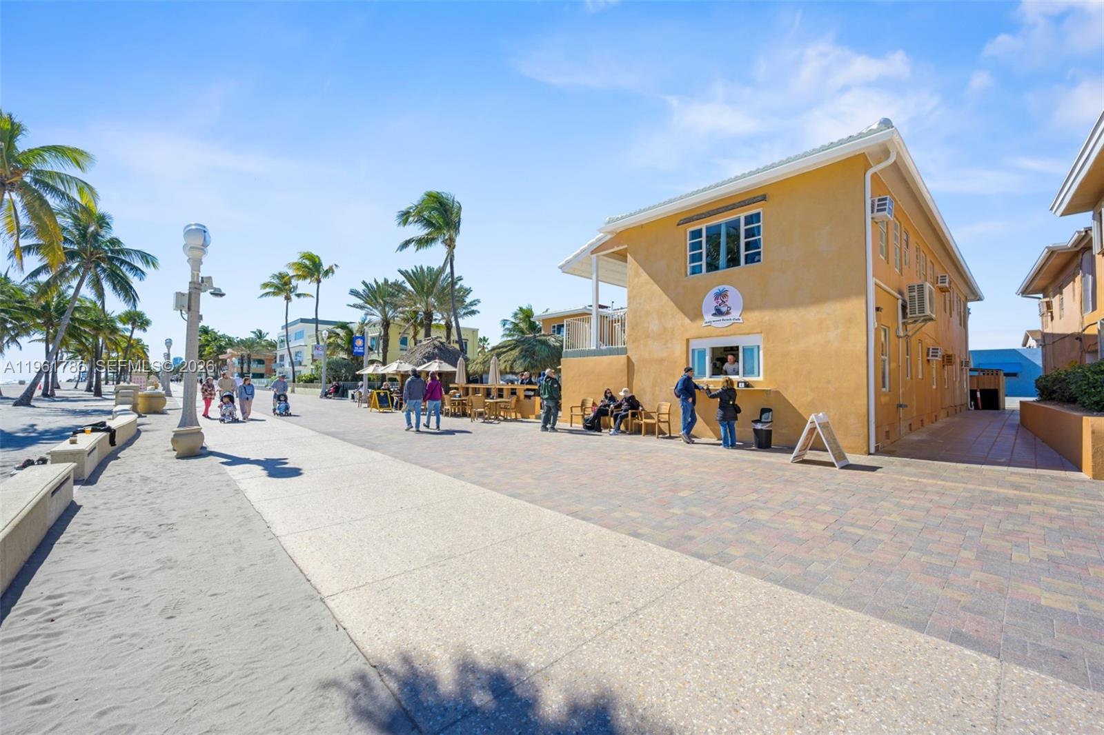   /   кв.футов $ 2026-02-09 0 Фото