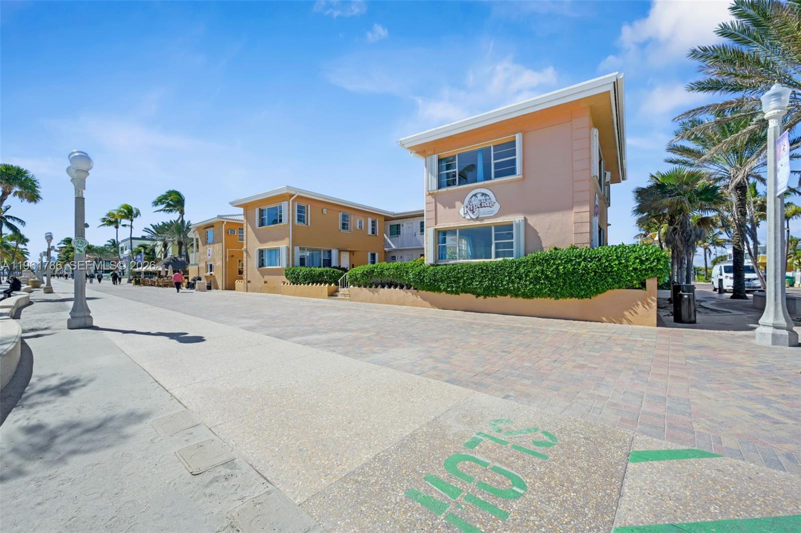   /   кв.футов $ 2026-02-09 0 Фото