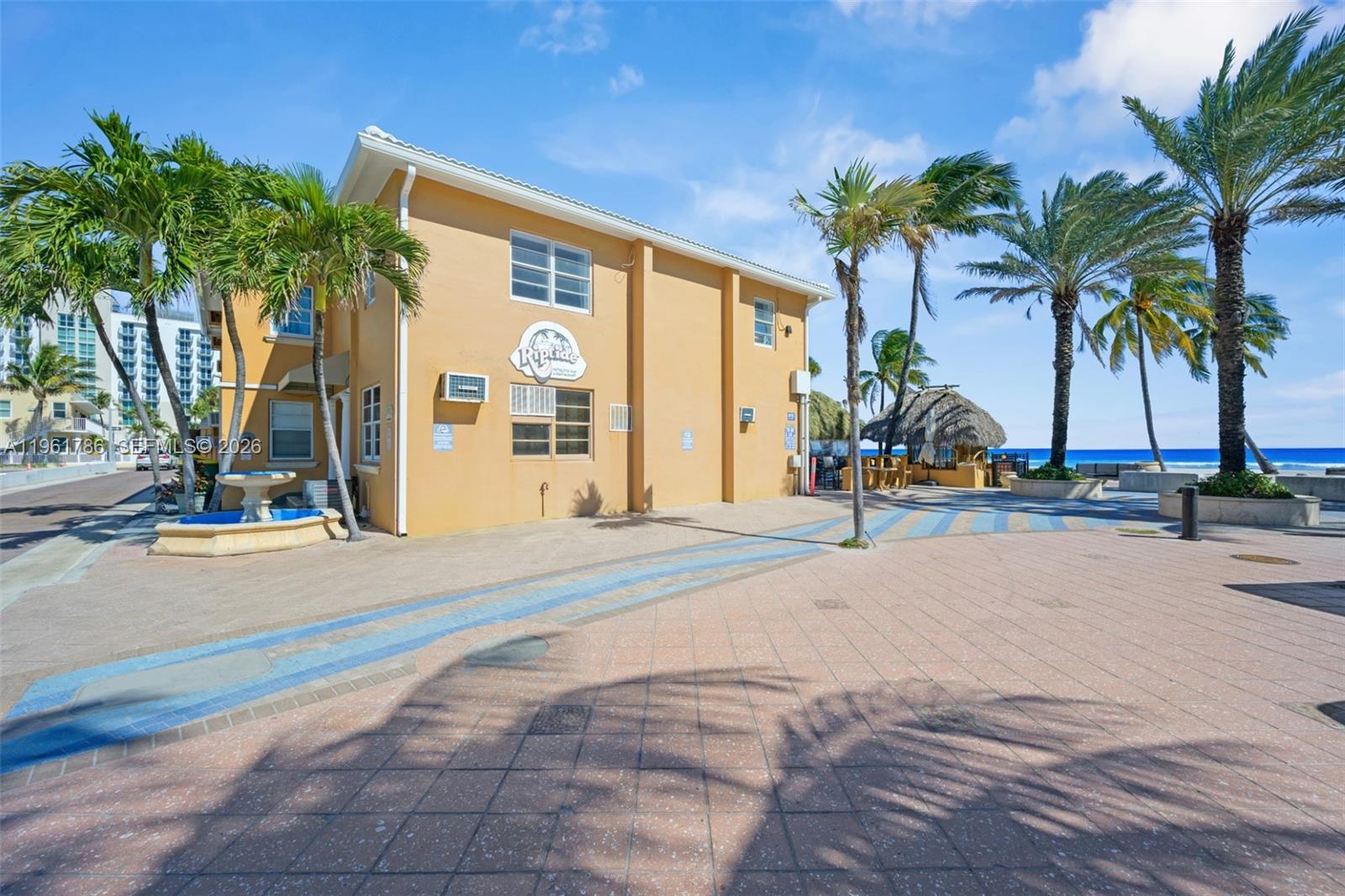   /   кв.футов $ 2026-02-09 0 Фото