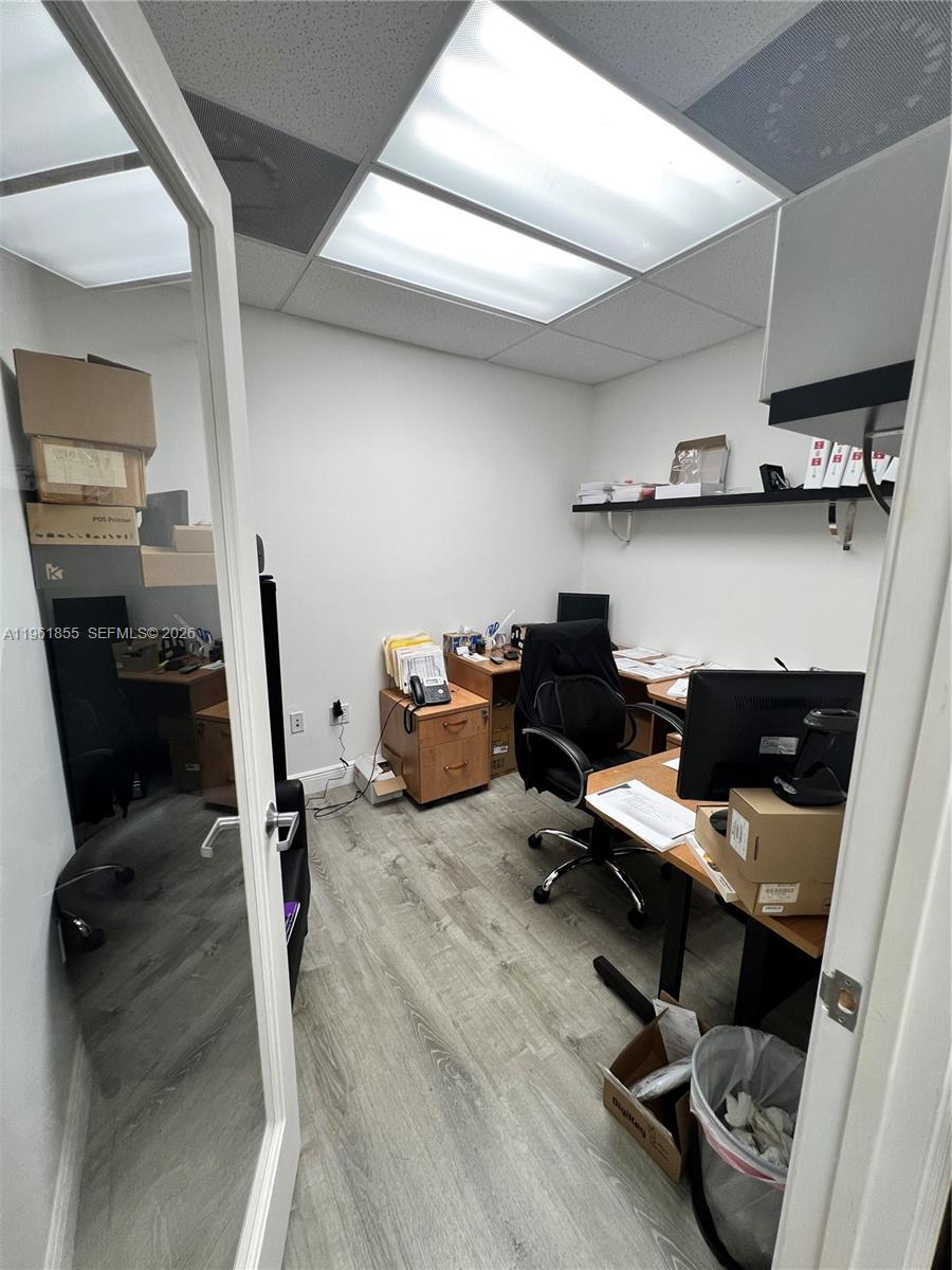 8221  /   sq. ft. $ 2026-02-09 0 Photo