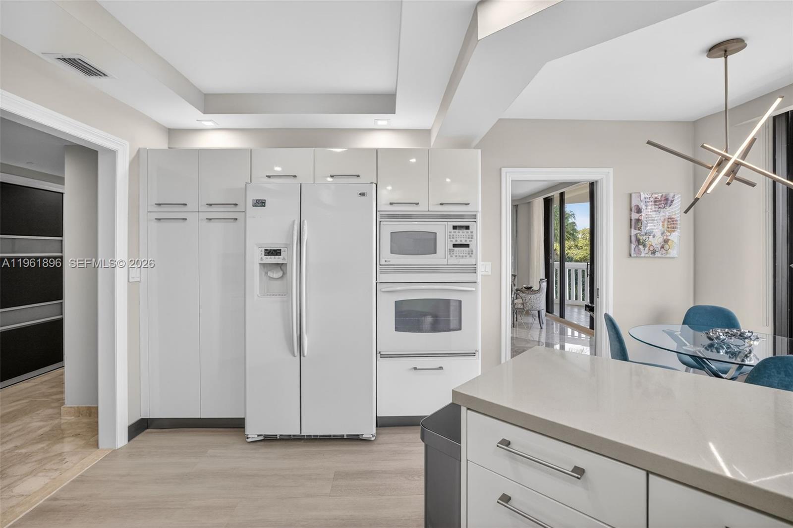 401 3 / 3 2040 sq. ft. $ 2026-02-09 0 Photo