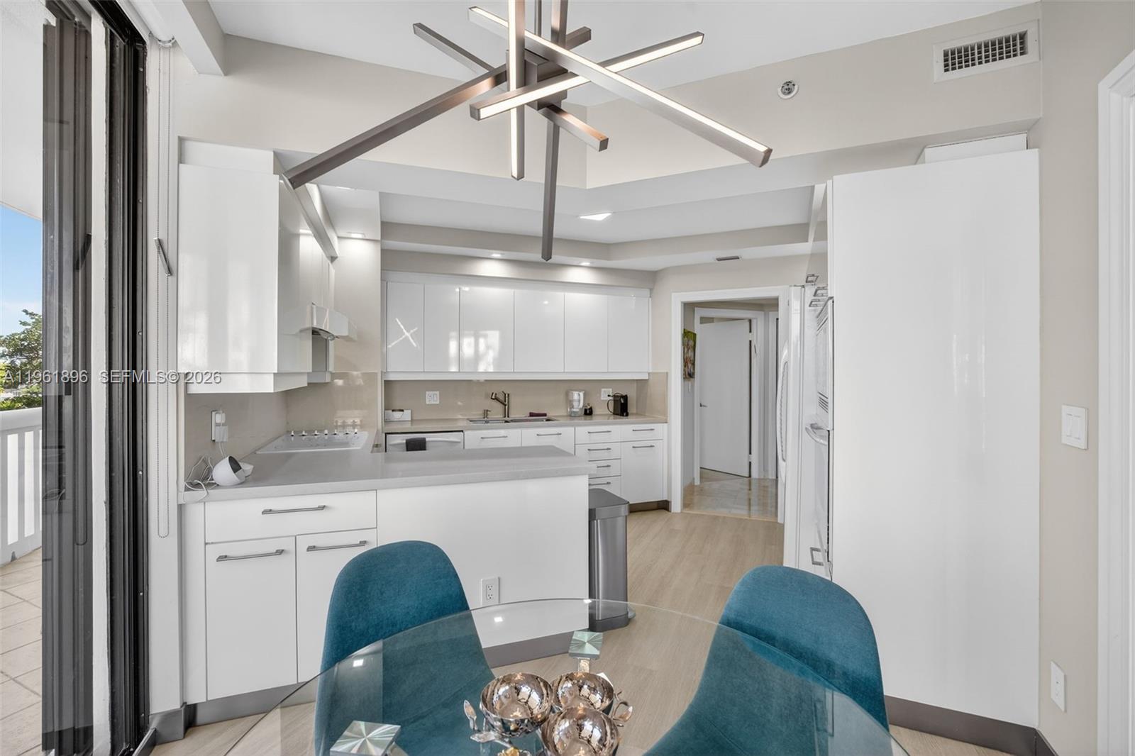 401 3 / 3 2040 sq. ft. $ 2026-02-09 0 Photo