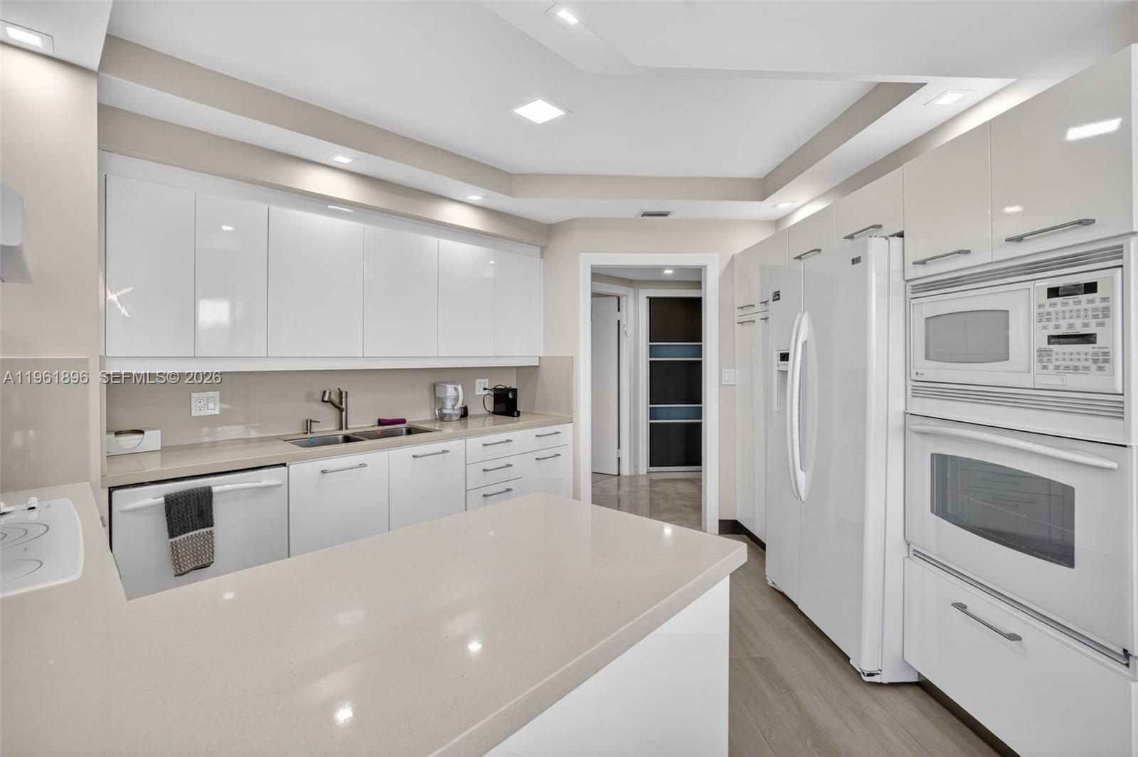 401 3 / 3 2040 sq. ft. $ 2026-02-09 0 Photo