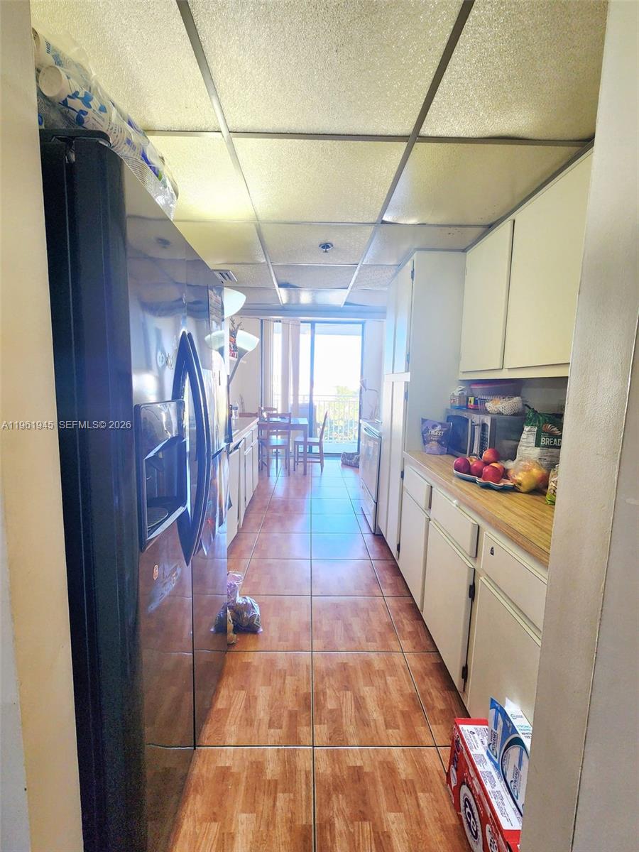 714 1 / 2 1081 sq. ft. $ 2026-02-09 0 Photo