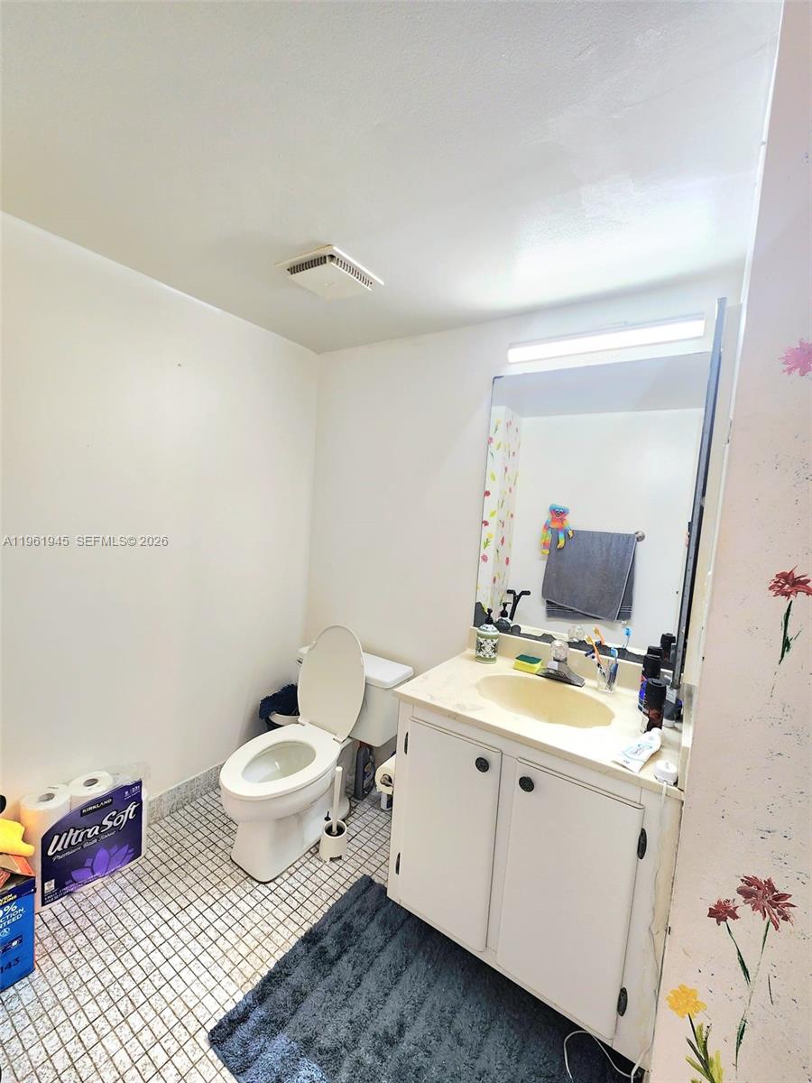 714 1 / 2 1081 sq. ft. $ 2026-02-09 0 Photo