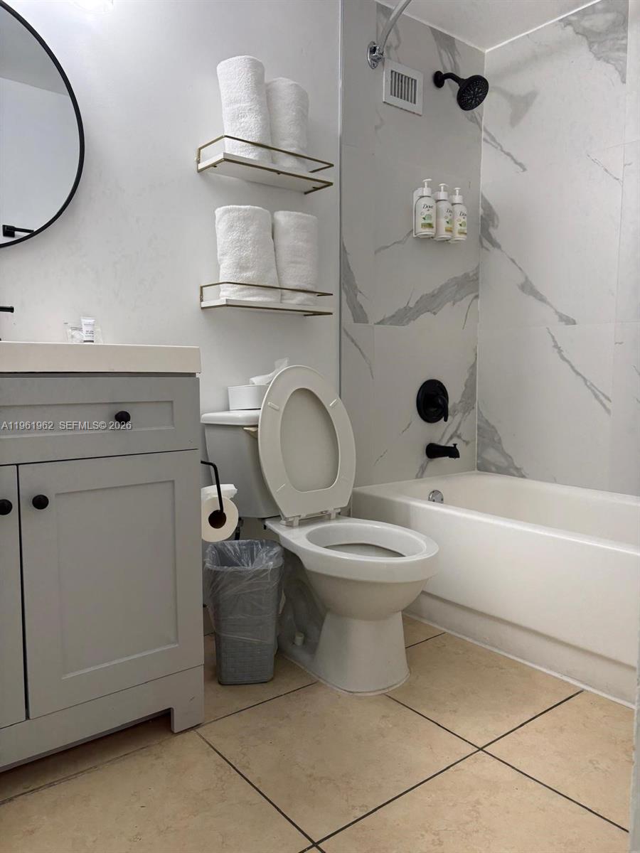 Photo of 19201 Collins Ave  #820, Sunny Isles Beach, Florida, 33160 - 