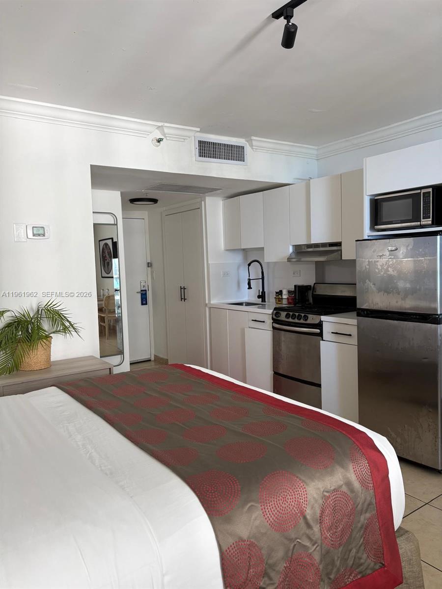 Photo of 19201 Collins Ave  #820, Sunny Isles Beach, Florida, 33160 - 