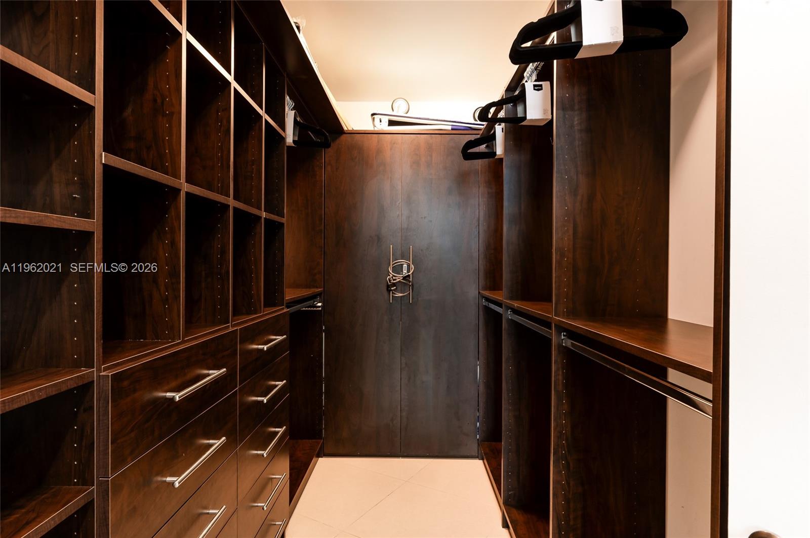 2303 3 / 3 1962 sq. ft. $ 2026-02-09 0 Photo