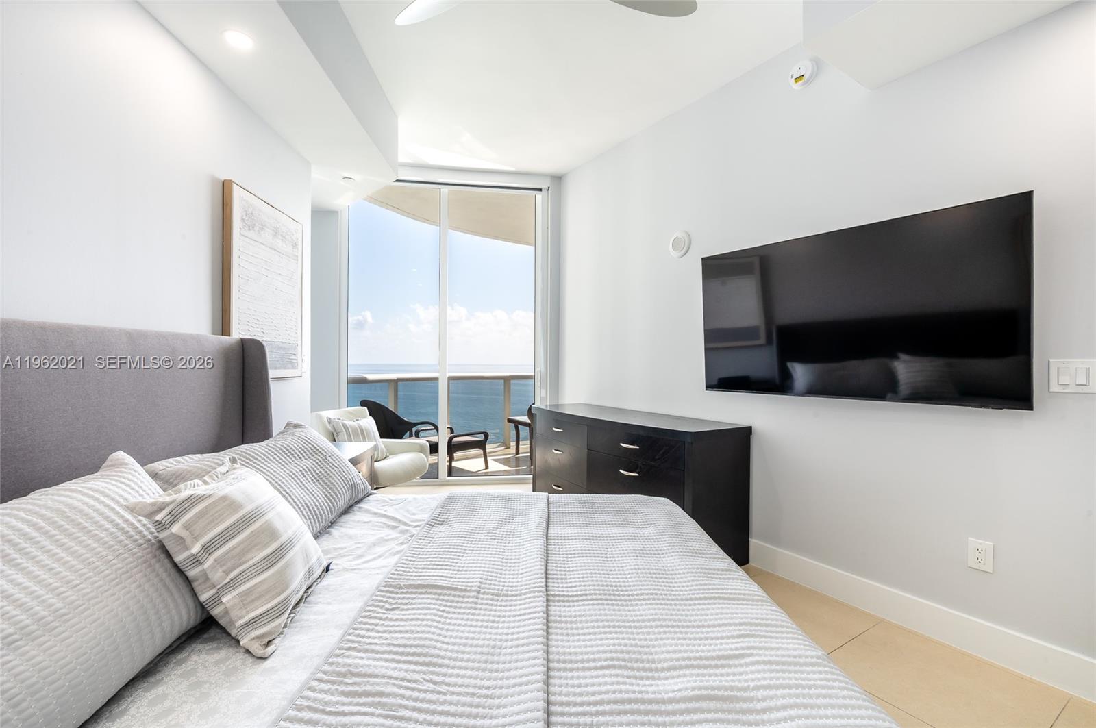 2303 3 / 3 1962 sq. ft. $ 2026-02-09 0 Photo