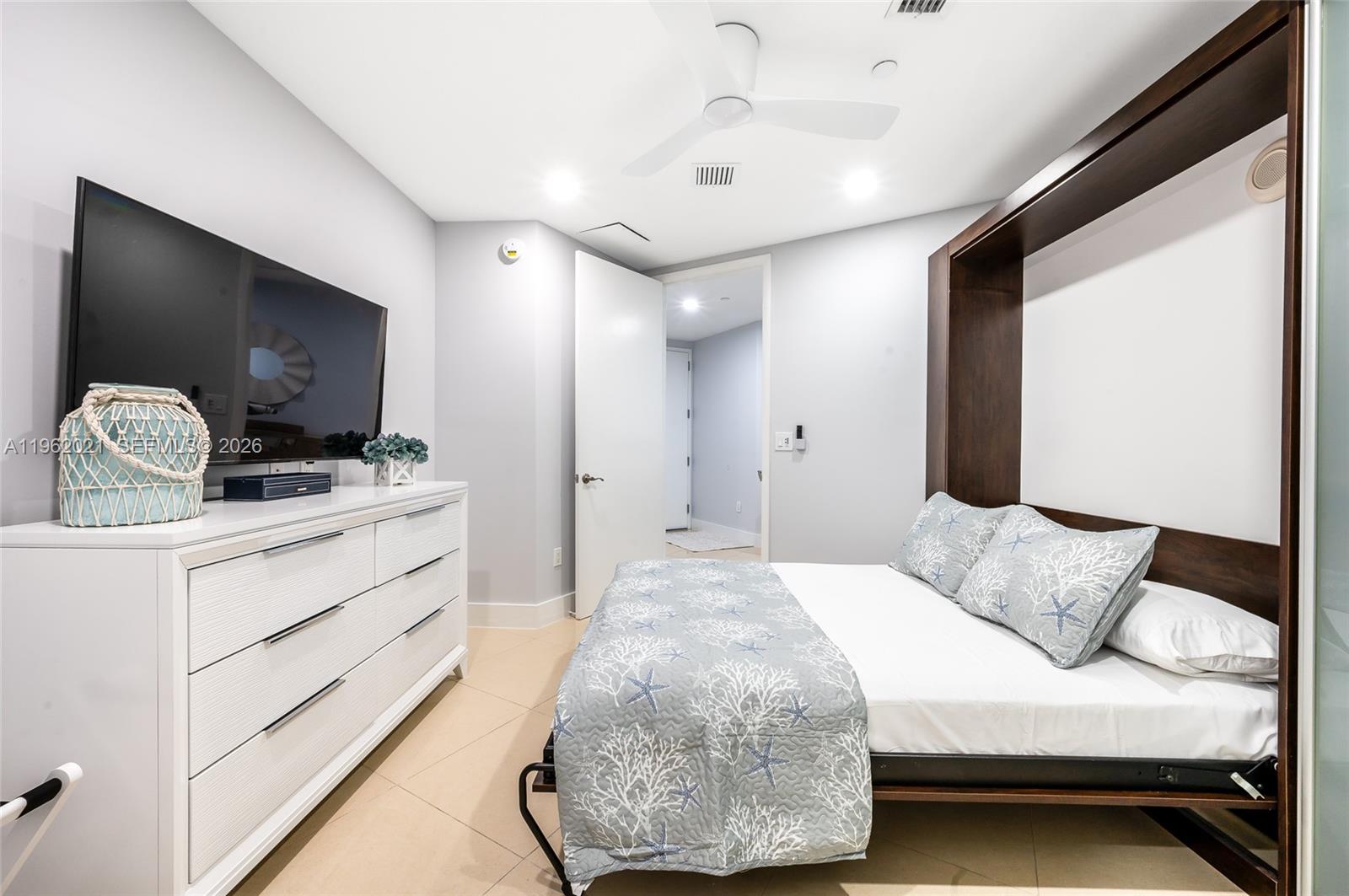 2303 3 / 3 1962 sq. ft. $ 2026-02-09 0 Photo