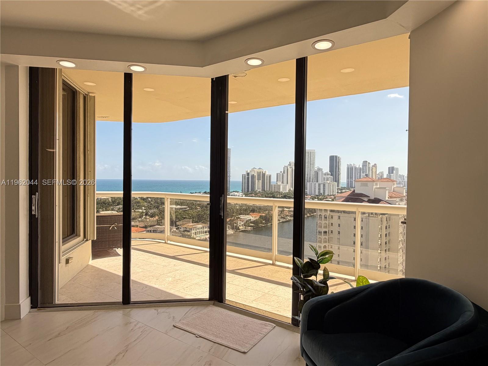 Photo of 20191 Country Club Dr  #2009, Aventura, Florida, 33180 - 