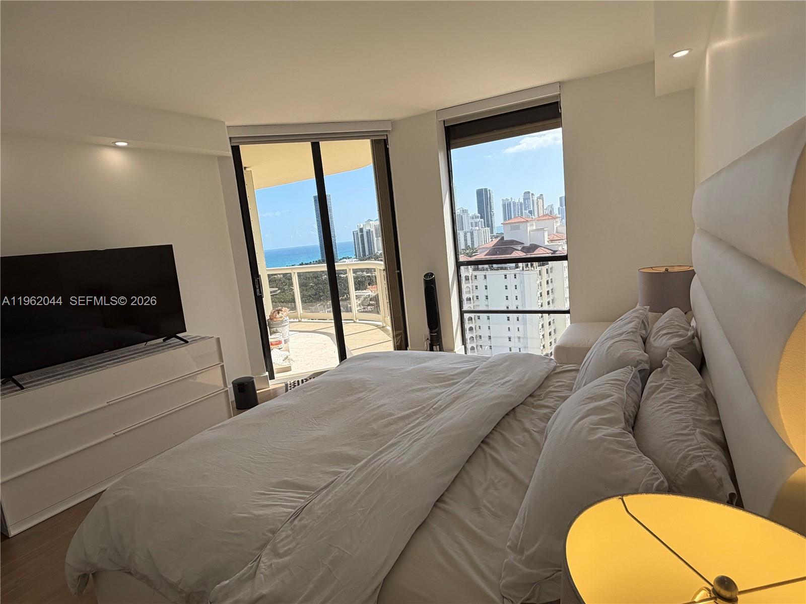 Photo of 20191 Country Club Dr  #2009, Aventura, Florida, 33180 - 