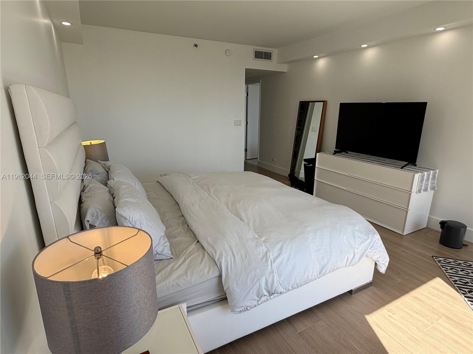 Photo of 20191 Country Club Dr  #2009, Aventura, Florida, 33180 - 