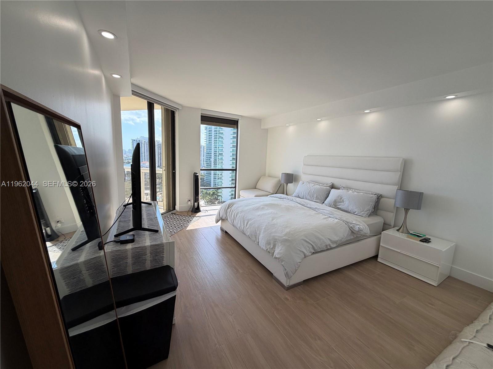 Photo of 20191 Country Club Dr  #2009, Aventura, Florida, 33180 - 