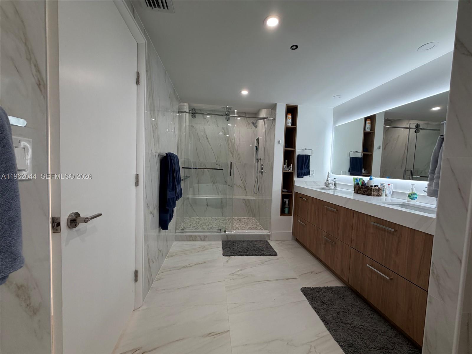 Photo of 20191 Country Club Dr  #2009, Aventura, Florida, 33180 - 