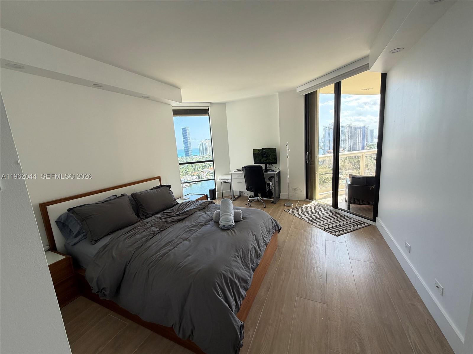 Photo of 20191 Country Club Dr  #2009, Aventura, Florida, 33180 - 