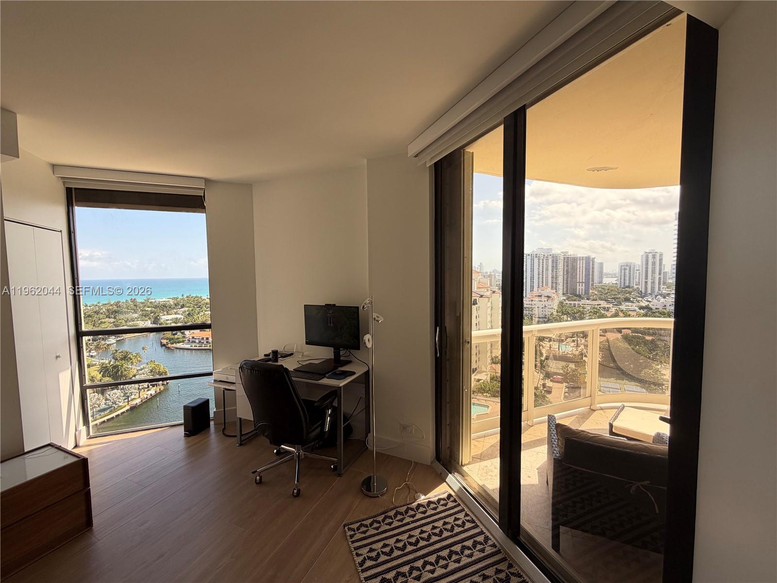 Photo of 20191 Country Club Dr  #2009, Aventura, Florida, 33180 - 