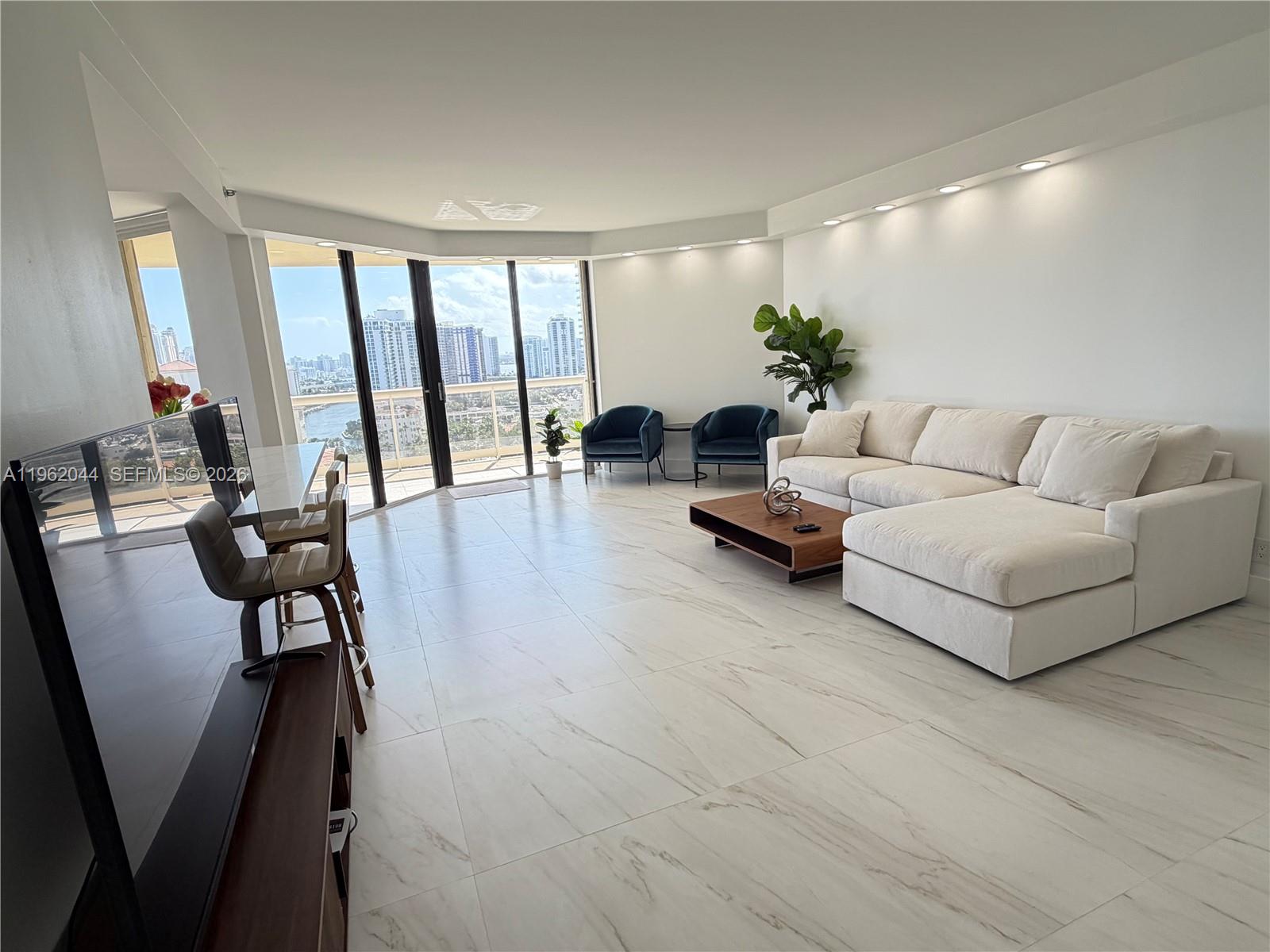 Photo of 20191 Country Club Dr  #2009, Aventura, Florida, 33180 - 