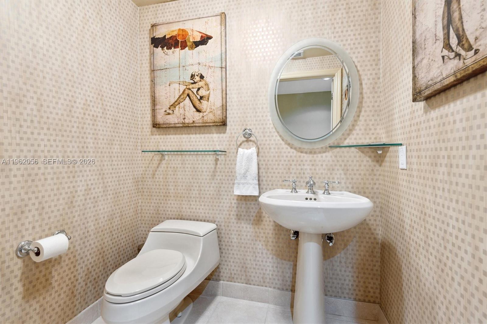 Photo of 6051 Ocean Dr #602, Hollywood, Florida, 33019 - Hall Half Bath